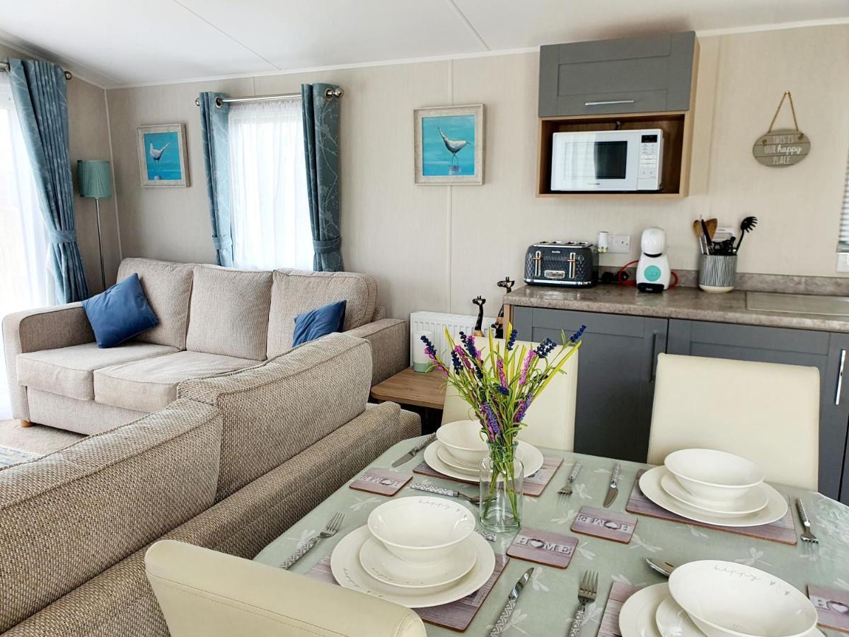 Premium Accommodation With Luxury Hot-Tub And Decking Area, Near Fantasy Island Ingoldmells Εξωτερικό φωτογραφία