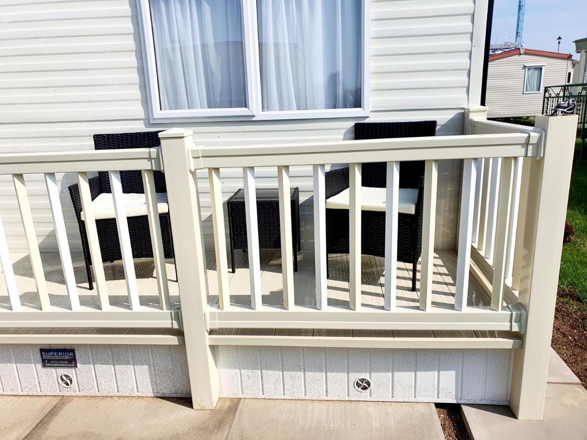 Premium Accommodation With Luxury Hot-Tub And Decking Area, Near Fantasy Island Ingoldmells Εξωτερικό φωτογραφία