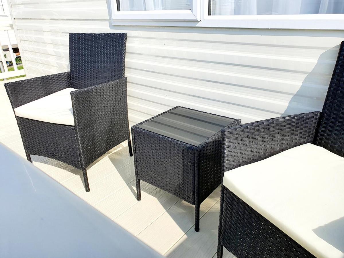 Premium Accommodation With Luxury Hot-Tub And Decking Area, Near Fantasy Island Ingoldmells Εξωτερικό φωτογραφία