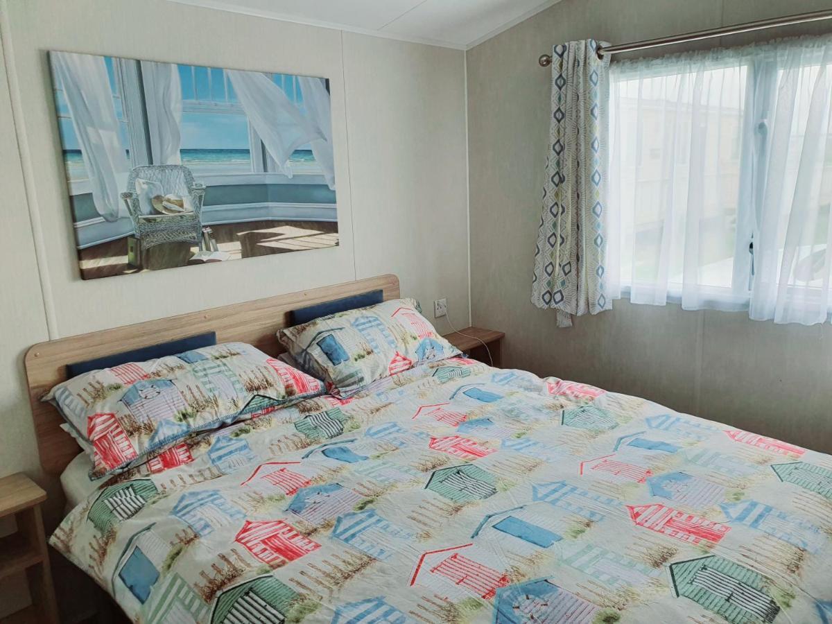 Premium Accommodation With Luxury Hot-Tub And Decking Area, Near Fantasy Island Ingoldmells Εξωτερικό φωτογραφία